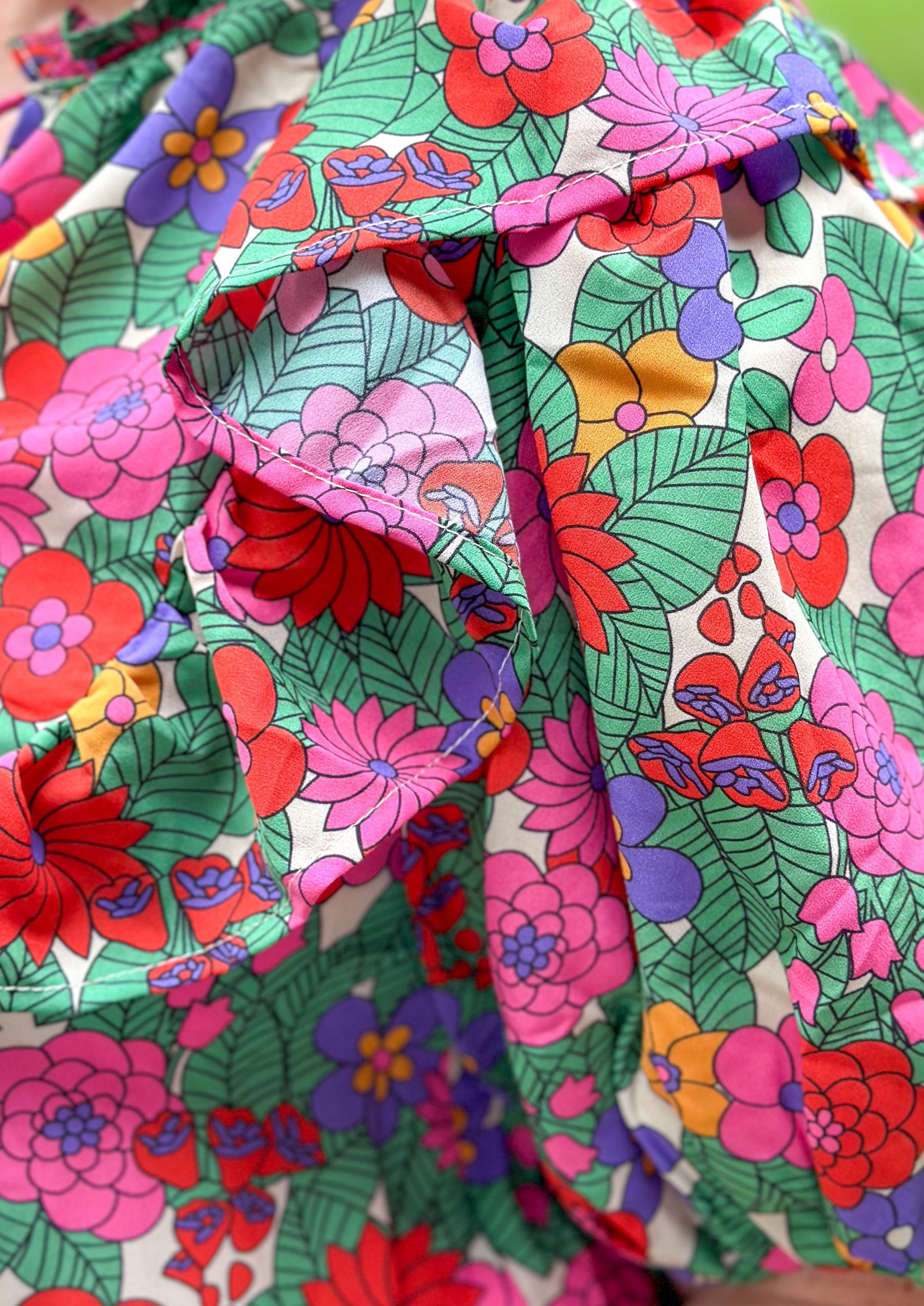Puff Sleeve Floral Top w/Tie Neck