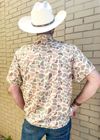 men's button up venado camo short sleeve shirt with 2 front pockets
