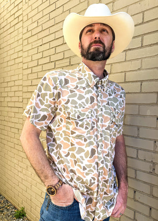 men's button up venado camo short sleeve shirt with 2 front pockets