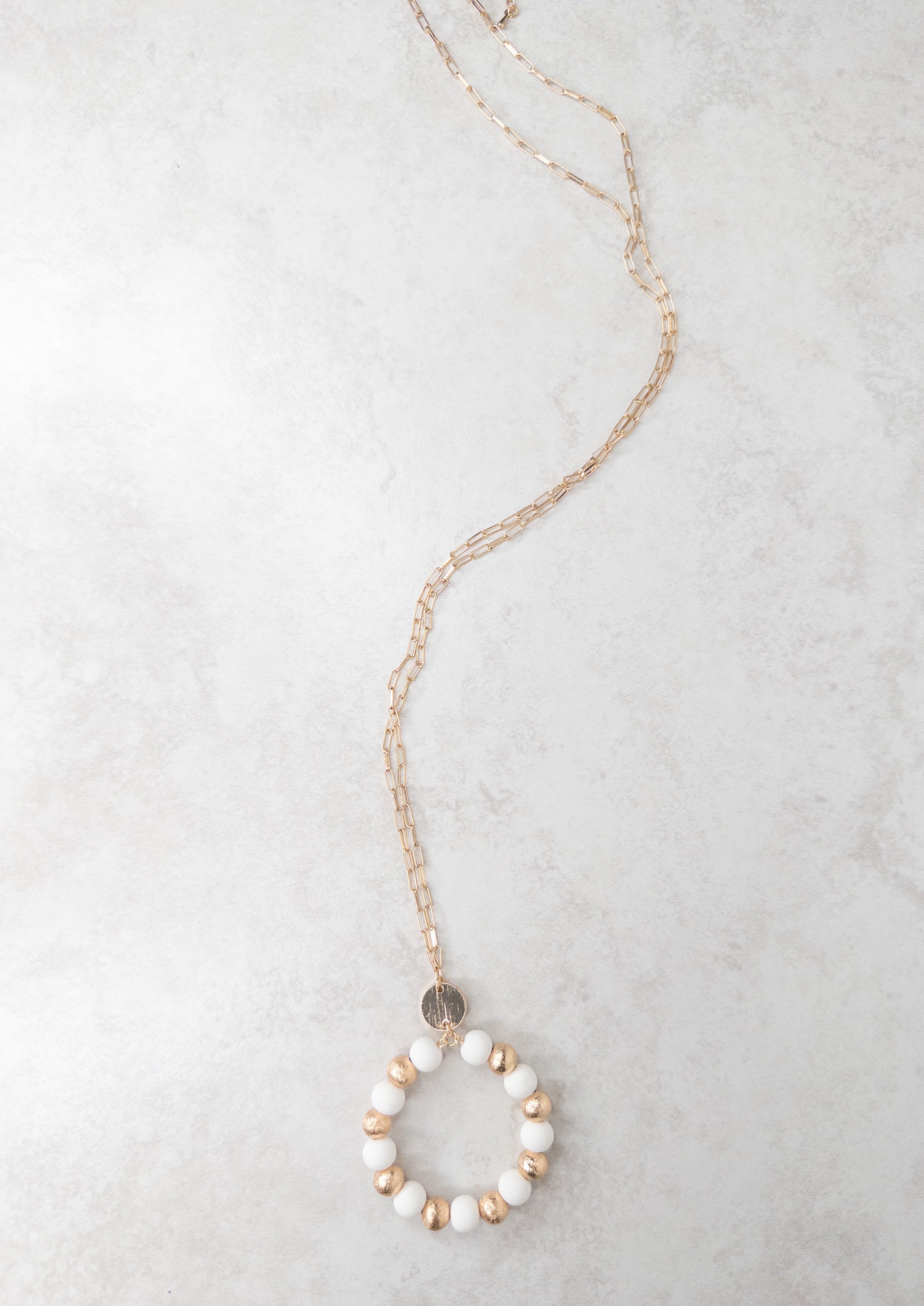 White and Gold Bead Pendant Necklace