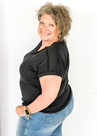 Ribbed V Neck top in black 