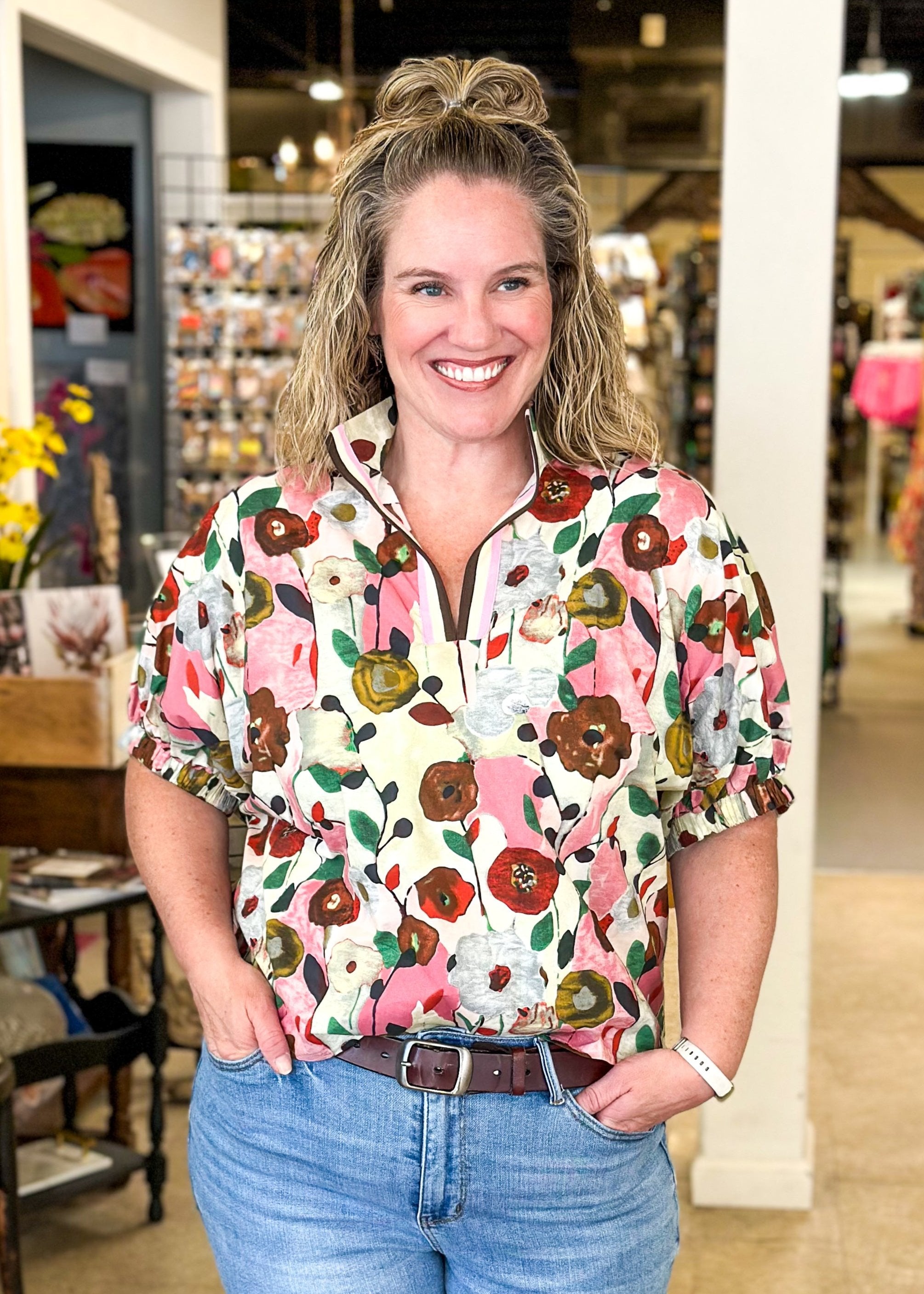 fall floral print short sleeve top with striped v-neck collar and elastic cuff on sleeve