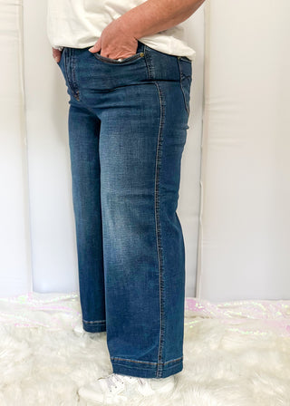close up of Judy Blue tummy control ankle jeans.