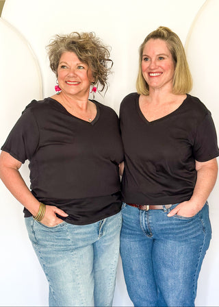 Black v-neck short sleeve tee