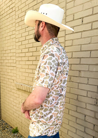 men's button up venado camo short sleeve shirt with 2 front pockets