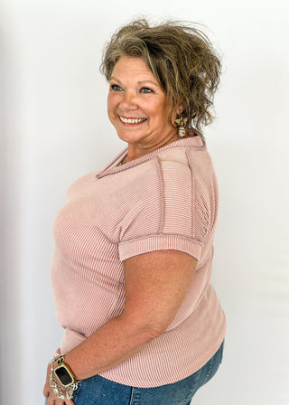Ribbed V Neck short sleeve top in mauve
