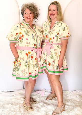 Button up floral dress with contrast trim and belt, short sleeves