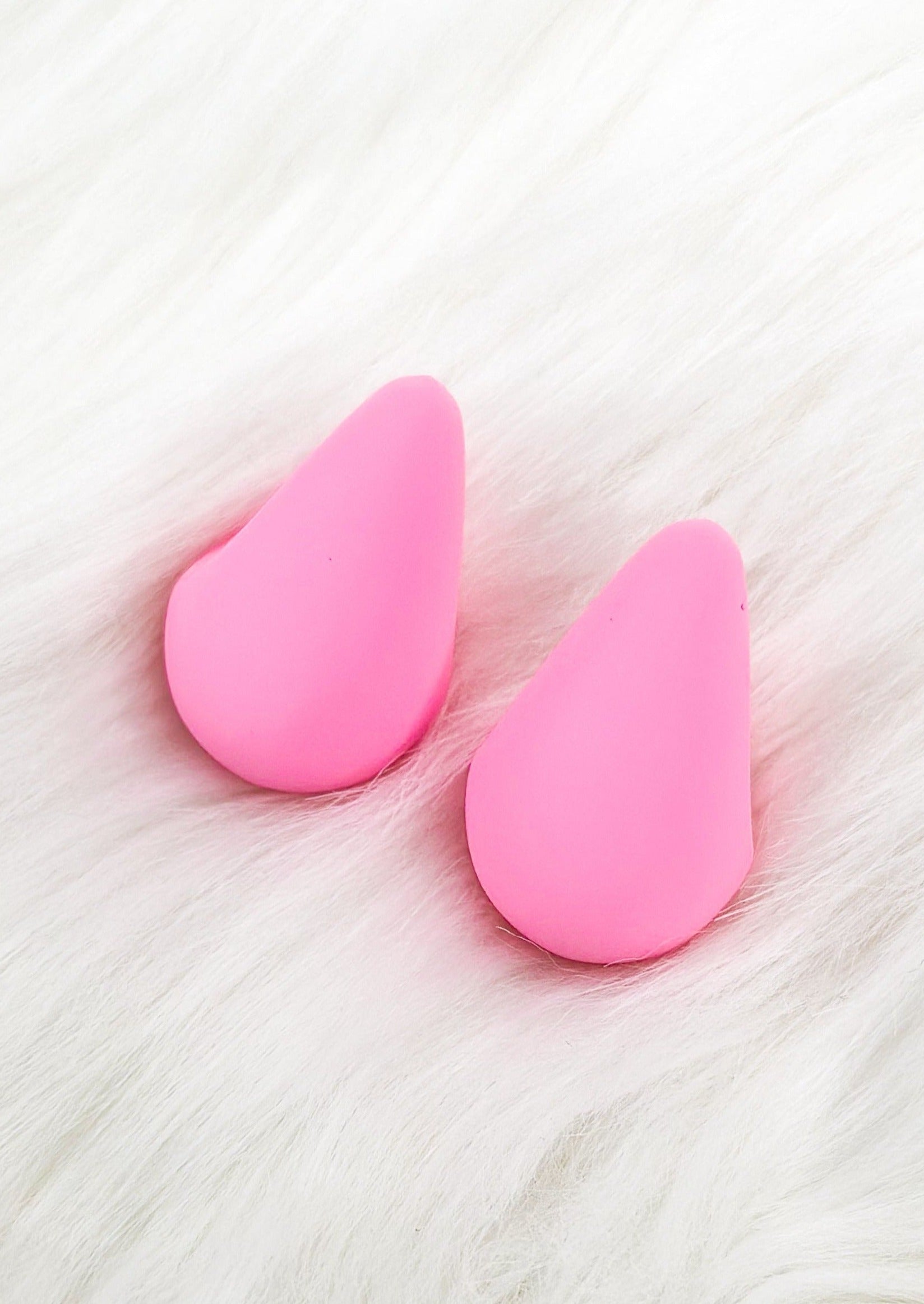 bubblegum pink bubble earrings - post back