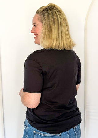 Black v-neck short sleeve tee