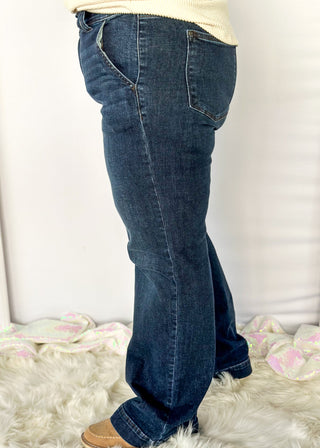 Dark wash wide leg Judy Blue Jeans with double button.