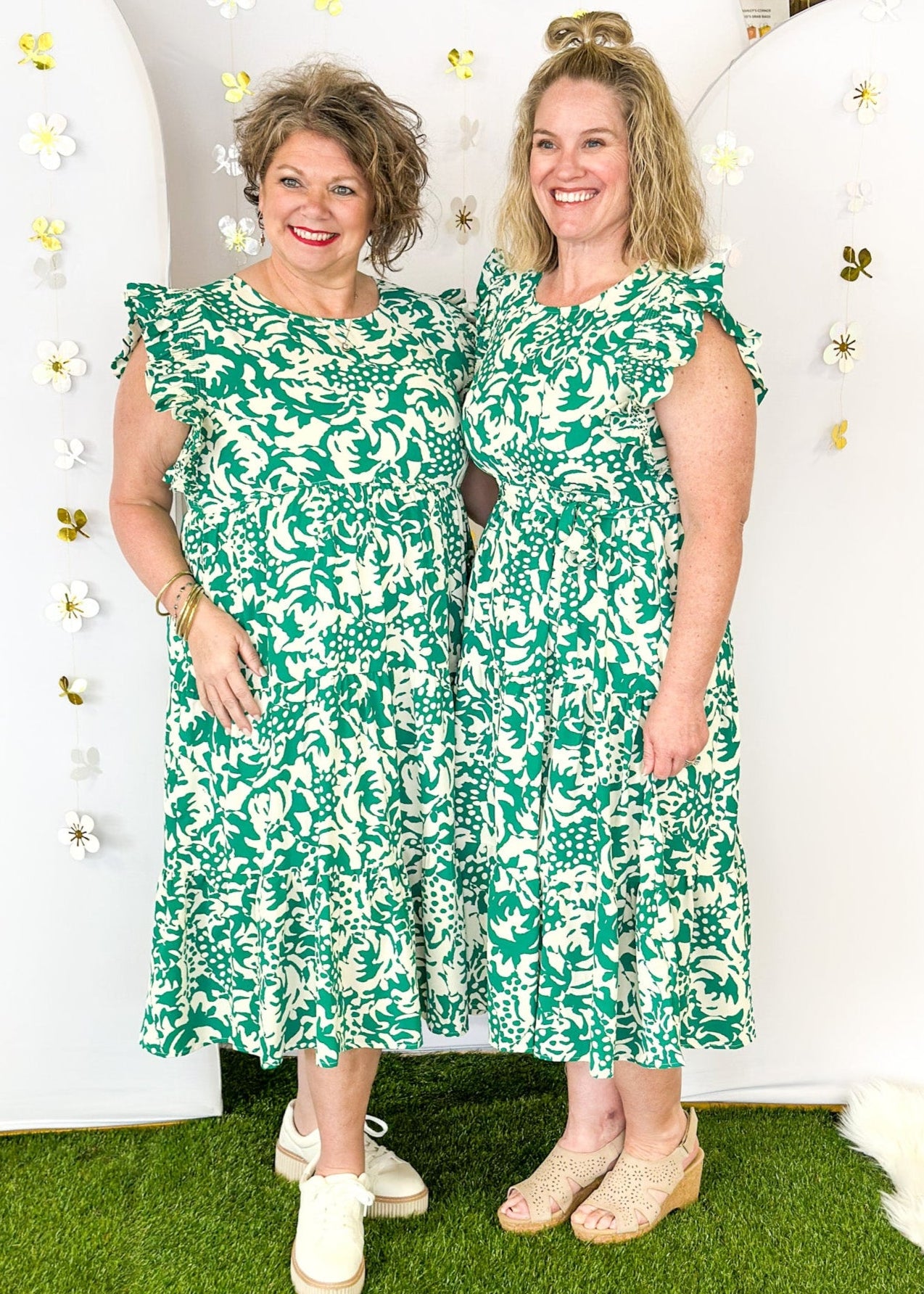 Kelly Green and white midi dress with pockets- ruffle sleeve with round neckline.  