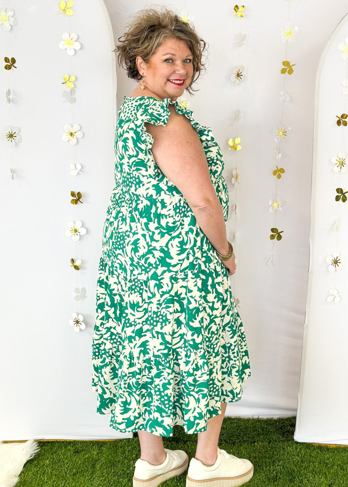 Kelly Green and white midi dress with pockets- ruffle sleeve with round neckline.  