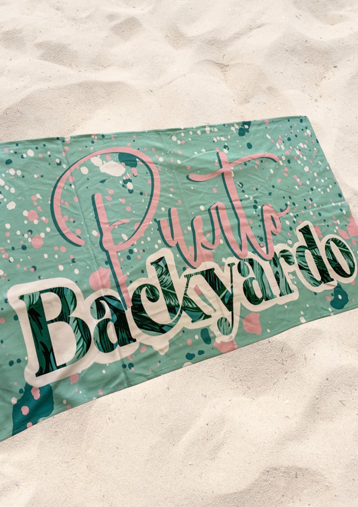 Puerto Backyardo green beach towel